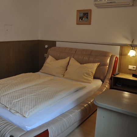 Pension Arkadenhof Fürstenfeld Εξωτερικό φωτογραφία