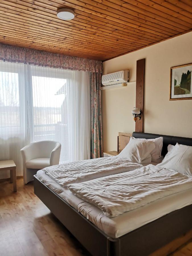 Pension Arkadenhof Fürstenfeld Εξωτερικό φωτογραφία