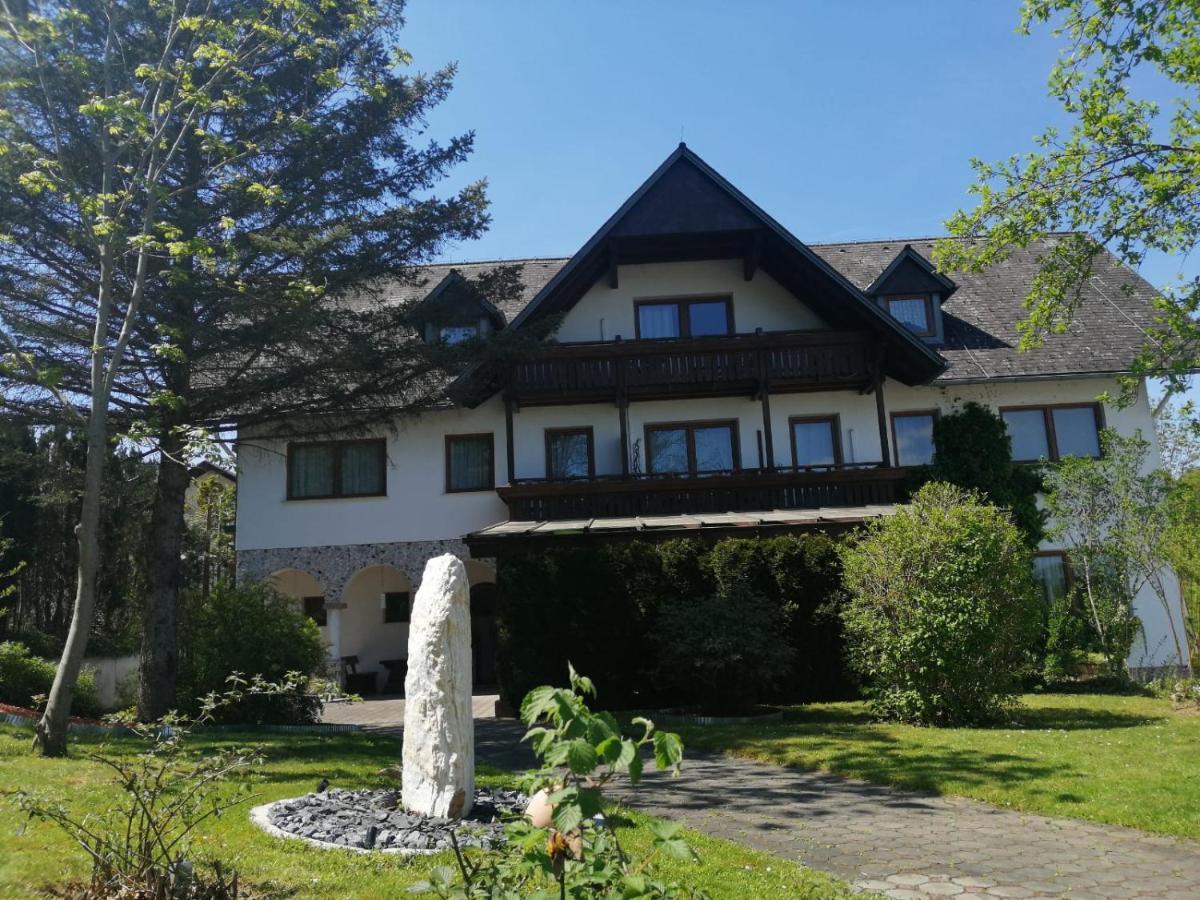 Pension Arkadenhof Fürstenfeld Εξωτερικό φωτογραφία